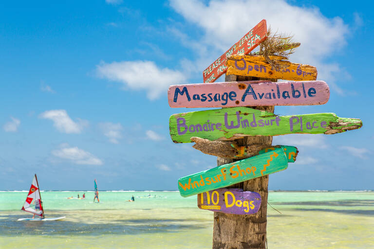 Bonaire-windsurfing-board