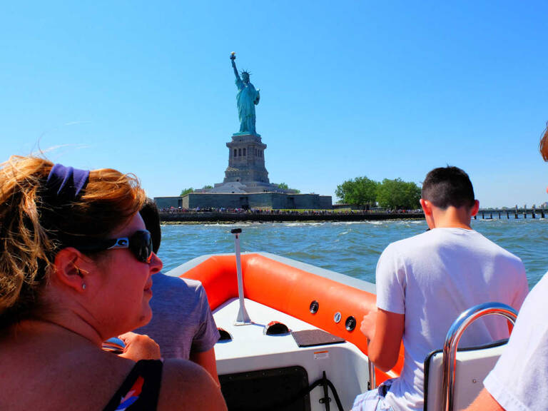 GUESTBLOGGER-America-New-York-speedboat-liberty