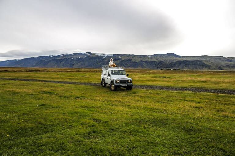 GUESTBLOGGER-WAH-europe-iceland-jeep