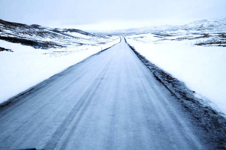 GUESTBLOGGER-WAH-europe-iceland-road