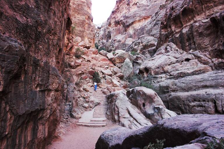 GUESTBLOGGER-WAH-middle-east-jordan-petra-rock-stairs