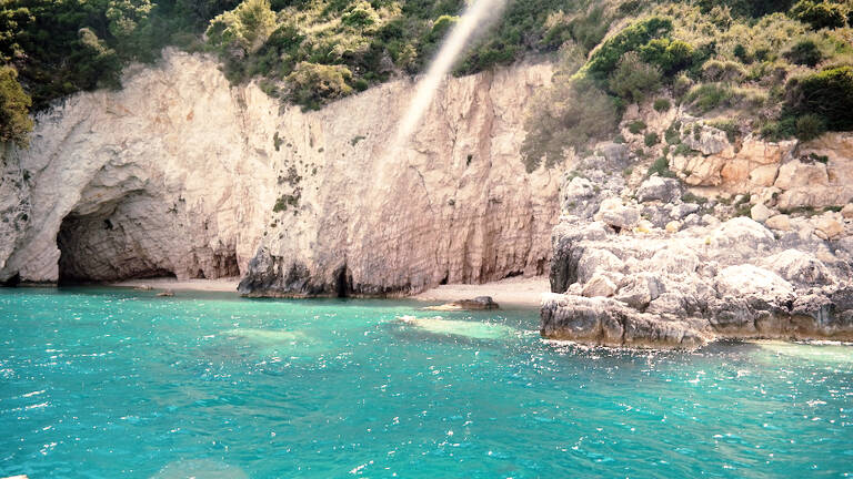 GUESTBLOGGER-WhatABoutHer-Europe-Greece-Zakynthos-Ker-Caves
