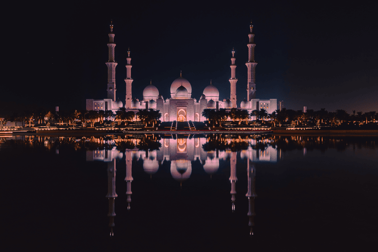 GUESTBLOGGER-middle-east-abu-dhabi-mosque-by-night