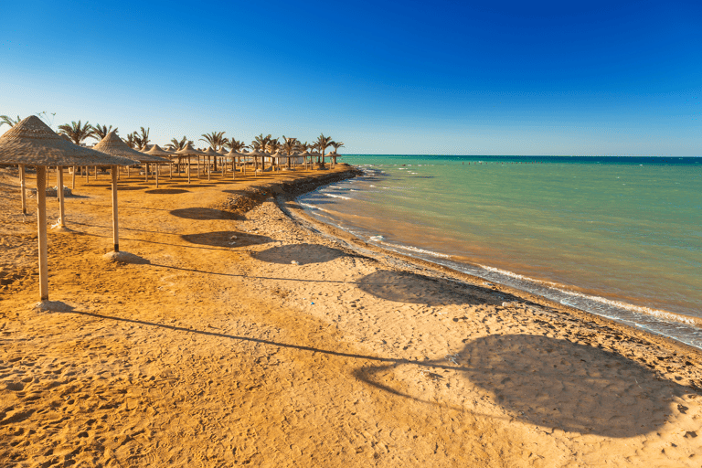africa-egypt-hurghada-beach-with-umbrellas-red-sea