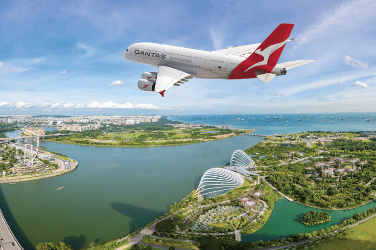 airline-qantas-a380-over-singapore