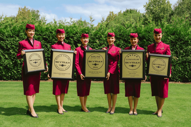 airline-qatar-airways-qr-skytrax-world-best-2024-crew-2