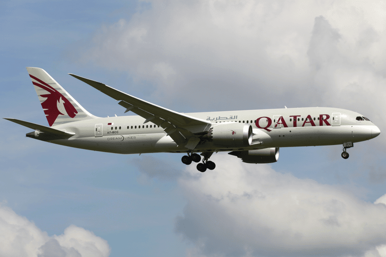 airline-qr-qatar-airways-plane-dreamliner-787-boeing
