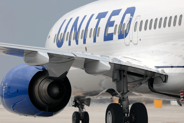 airline-united-airlines-plane-2019