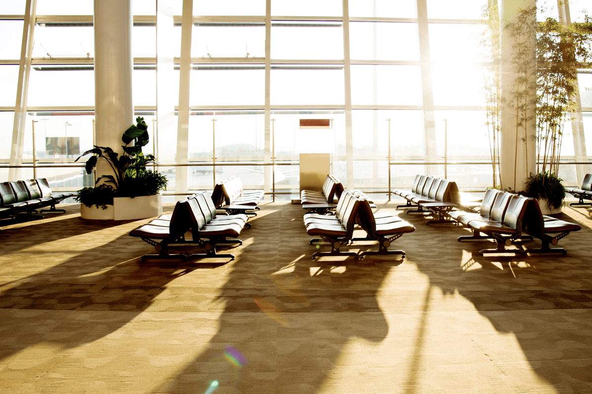 Pourquoi les aéroports ont-ils de la moquette ?
