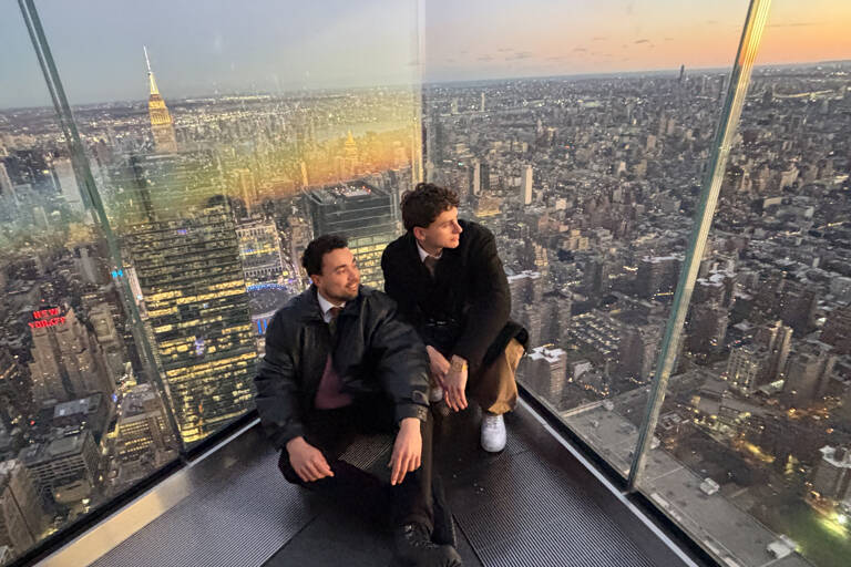 america-nyc-skyview-2-boys-sitting