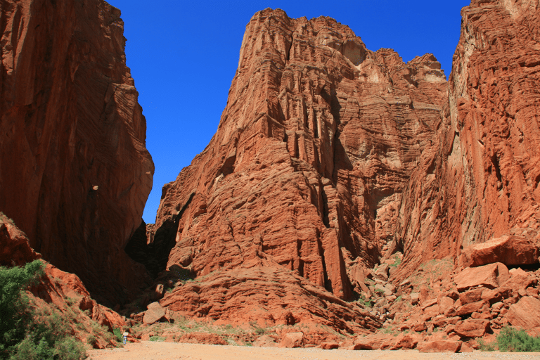 asia-china-tian-shan-mountains-flaming-mountains