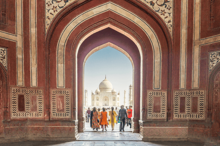 asia-india-agra-taj-mahal-with-crowds