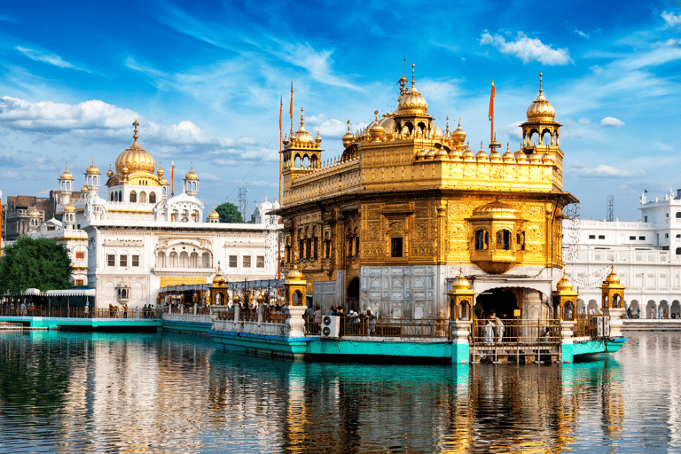 asia-india-amritsar-palace-by-river
