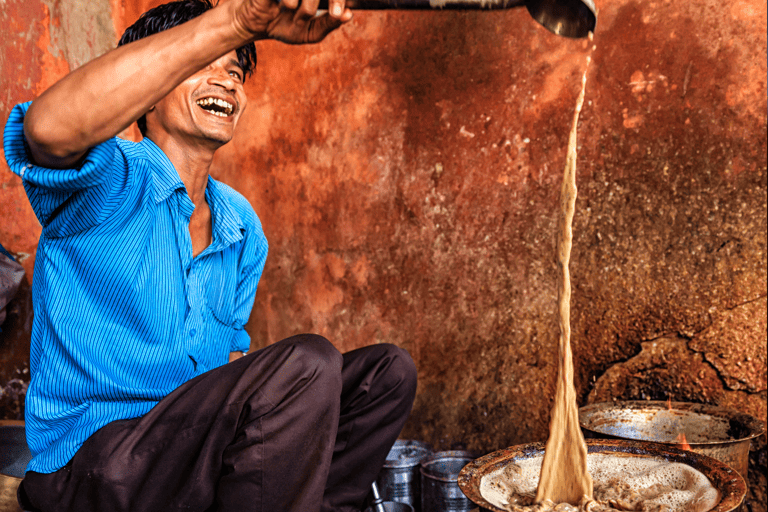 asia-india-chai-tea-street-vendor-man