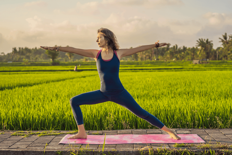 asia-indonesia-bali-ubud-wellness-retreat-female-yoga-rice-field