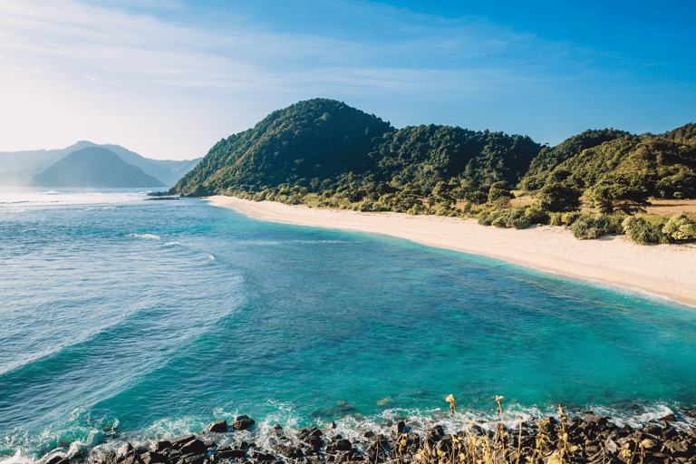 asia-indonesia-lombok-island-beach-waves
