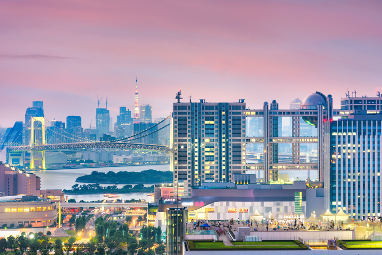 asia-japan-tokyo-bay-evening-odaiba-fujitv_rainbow-bridge