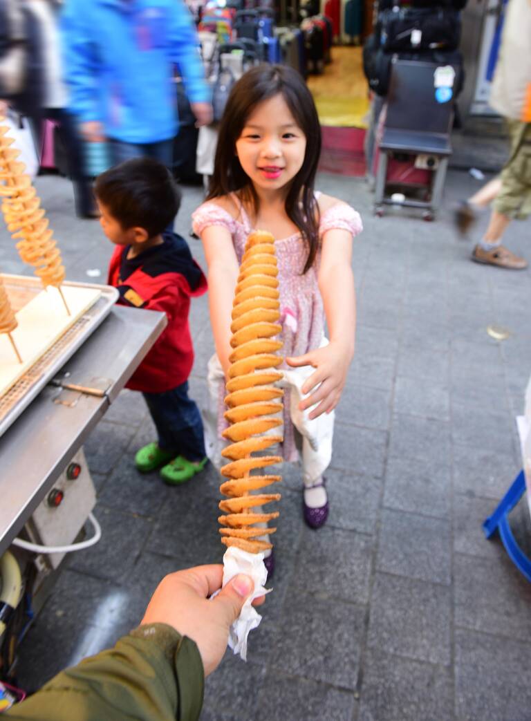 asia-korea-kid-street-food