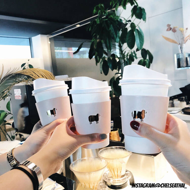 asia-korea-seoul-cafe-electric-sheep