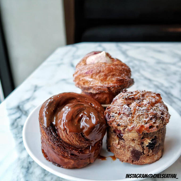 asia-korea-seoul-cafe-mr-holmes