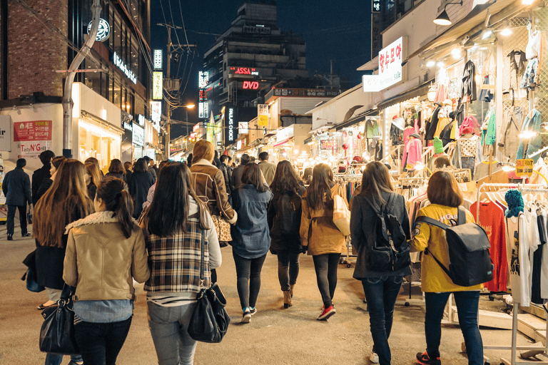 asia-korea-seoul-shopping-girls