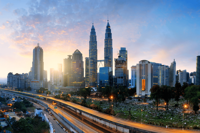 asia-malaysia-kuala-lumpur-petronas-towers-skyline-lights