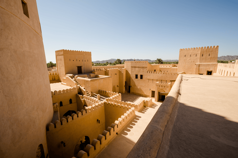 asia-oman-nizwa-fort-view