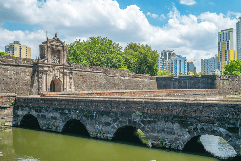 asia-philippines-main-gate-fort-santiago