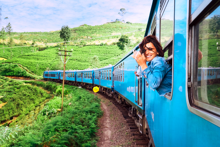 asia-sri-lanka-train