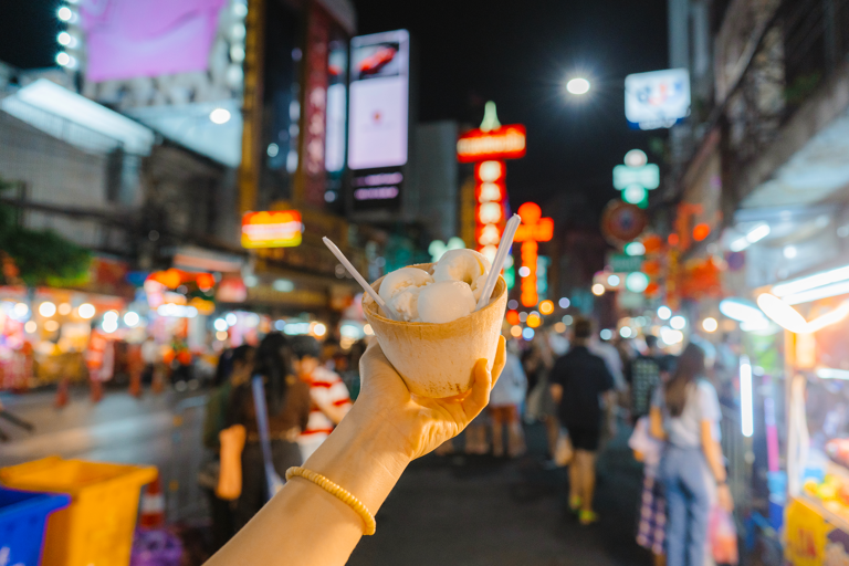 asia-thailand-bangkok-chinatown-night-market-ice-cream