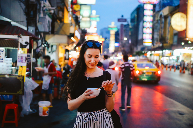 asia-thailand-bangkok-night-market-woman-street