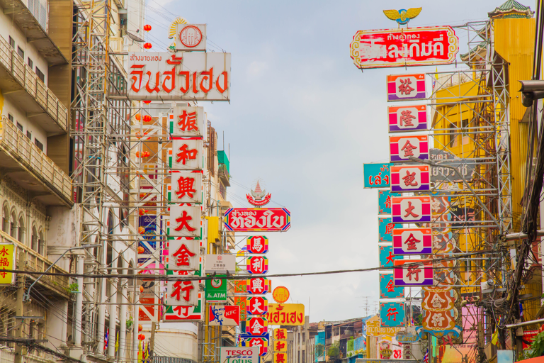asia-thailand-bangkok-street-signs