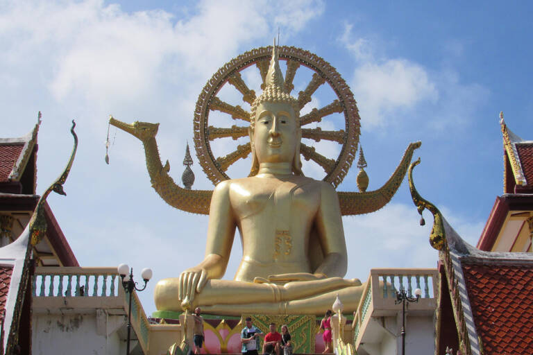 asia-thailand-pattaya-wat-phra-yai