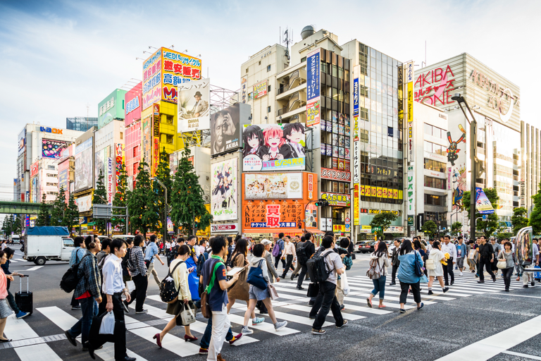 asia-tokyo-akihabara-district-crossing-pedestrians