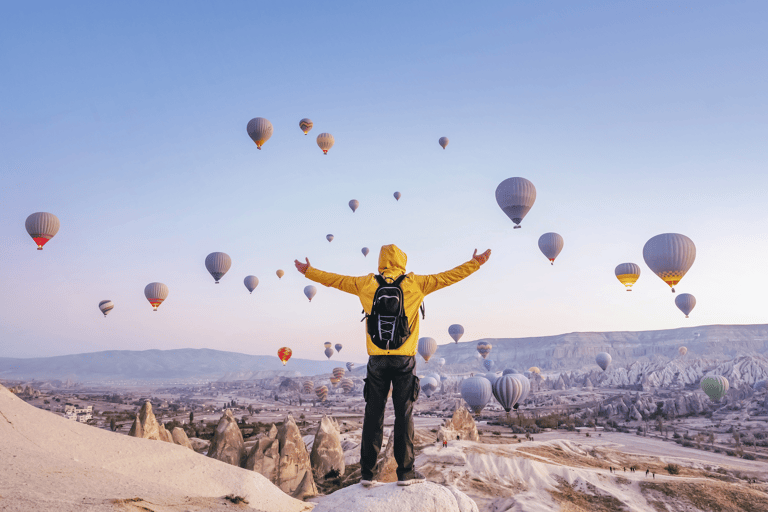 asia-turkey-cappadocia-tourist-balloons