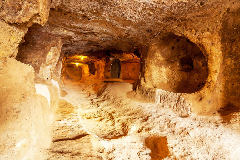 asia-turkey-underground-cities
