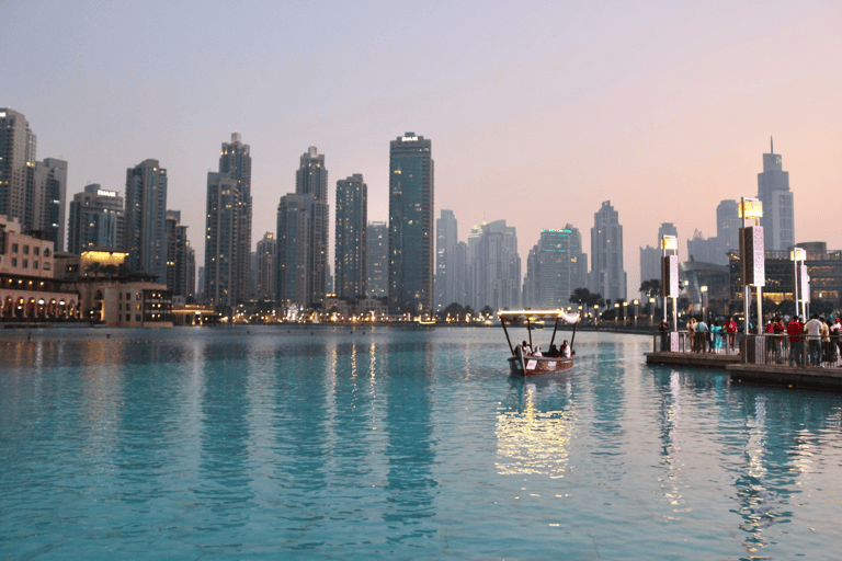 asia-united-arabic-emirates-dubai-Creek-Dhow-Ride