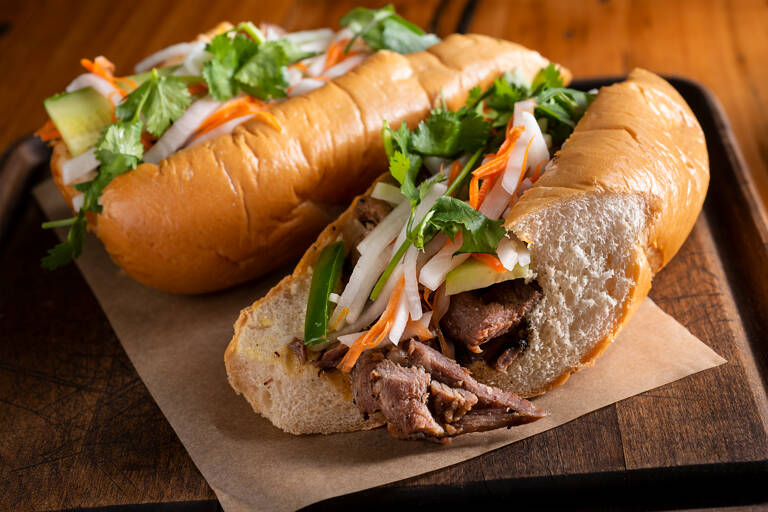 asia-vietnam-food-banh-mi-sandwich