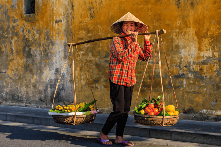 asia-vietnam-hanoi-woman-selling-fruit-on-street
