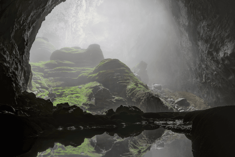 asia-vietnam-son-doong-cave-light