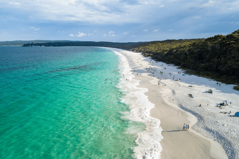 australia-hyams-beach-white-sand-ocean
