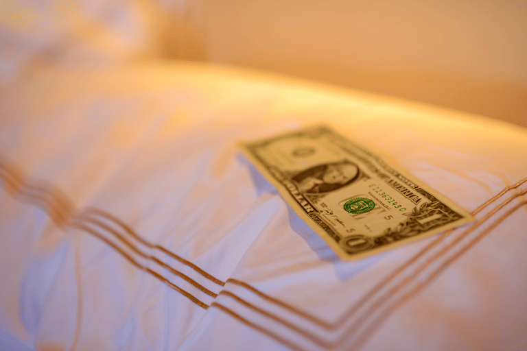 blog-hotel-room-tip-housekeeping-dollar