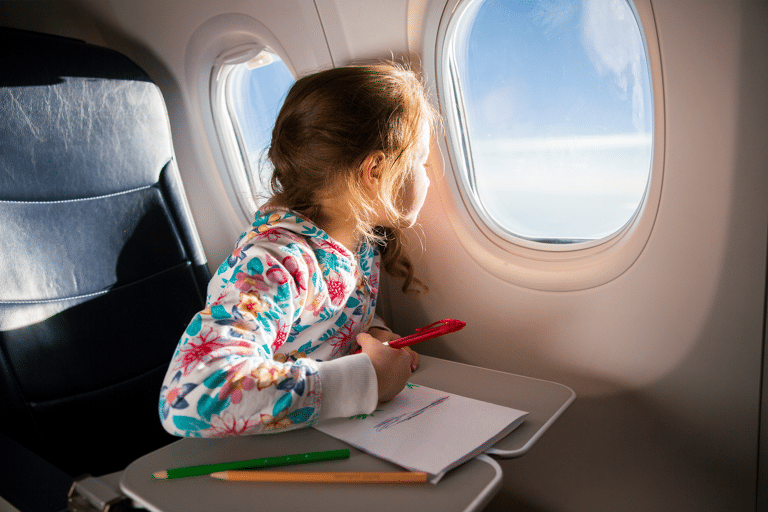 blog-plane-travelling-with-kids