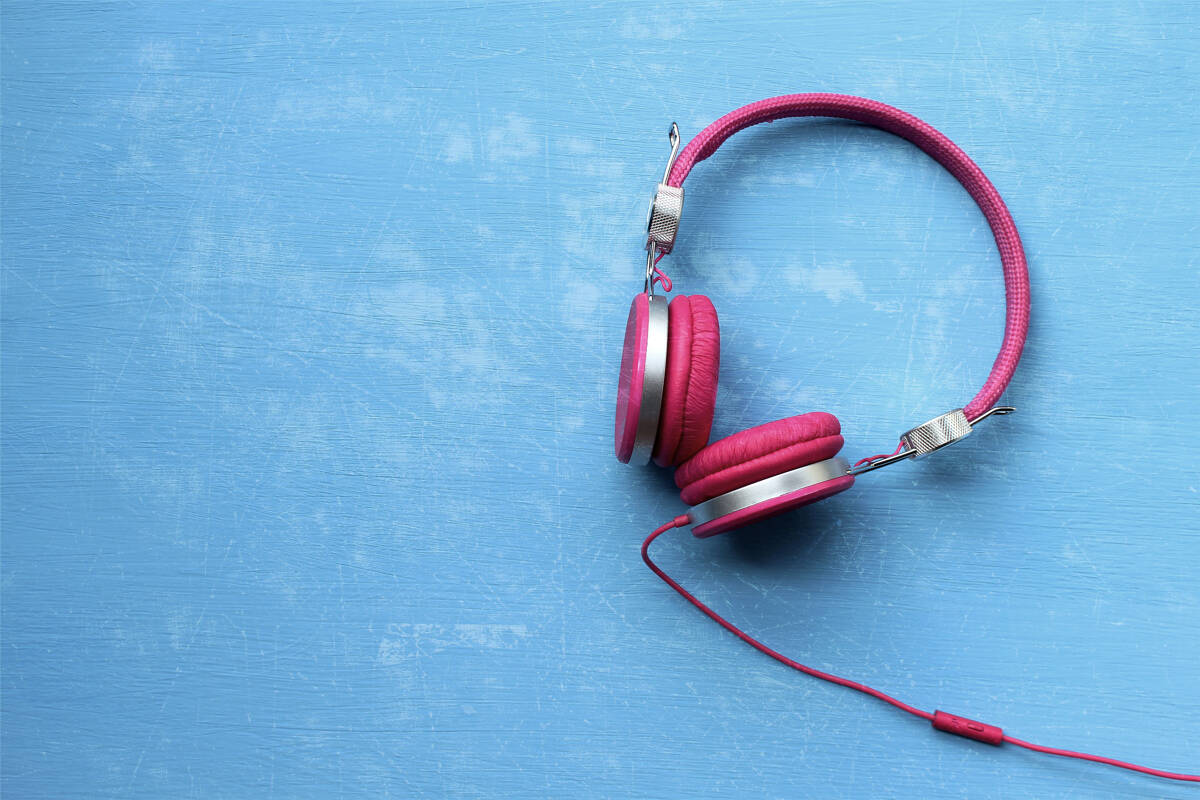 I'm going on a trip and I'm taking: 9 holiday gadgets