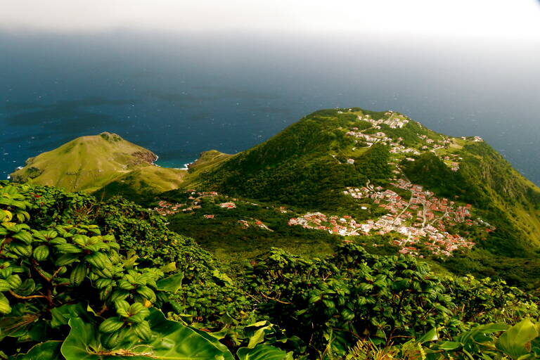 caribbean-saba-island-green