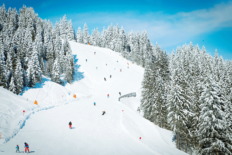 europe-austria-kitzbuheler-mountain-alpen-skier