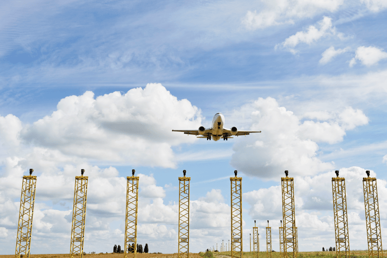 europe-brussel-zaventem-airport-outside-yellow-lights