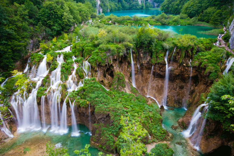 europe-croatia-plitvice-lakes-main-waterfalls-spring