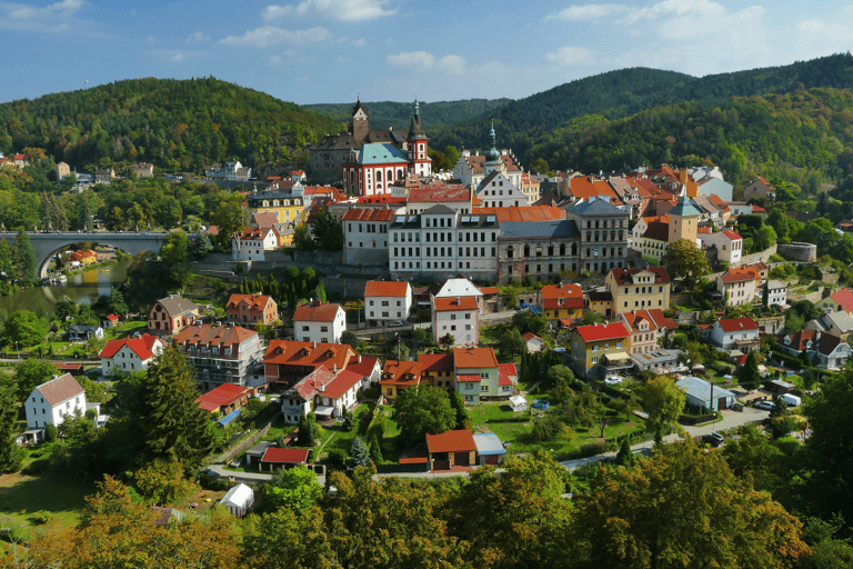 europe-czech-republic-castle-loket