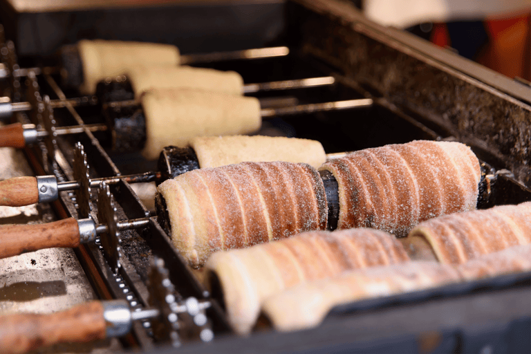 europe-czech-republic-dessert-sweets-chimney-cake